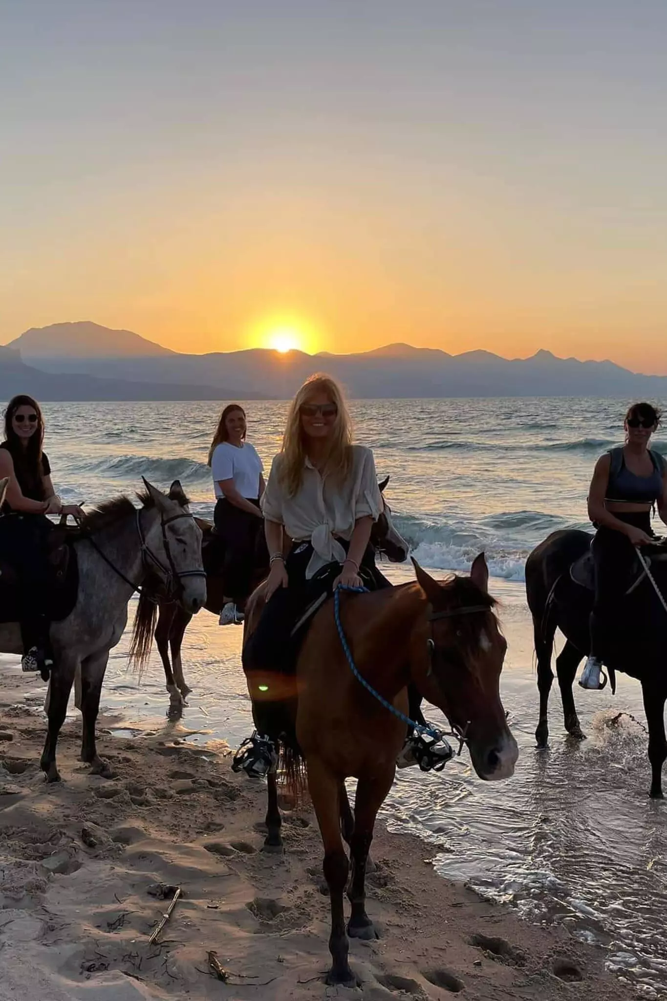 persone a cavallo in sicilia
